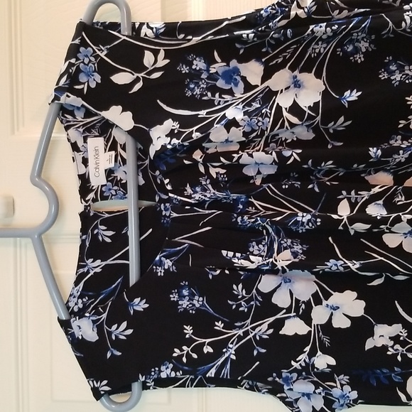 💙 CALVIN KLEIN SLEEVELESS TOP 💙 - Picture 5 of 7